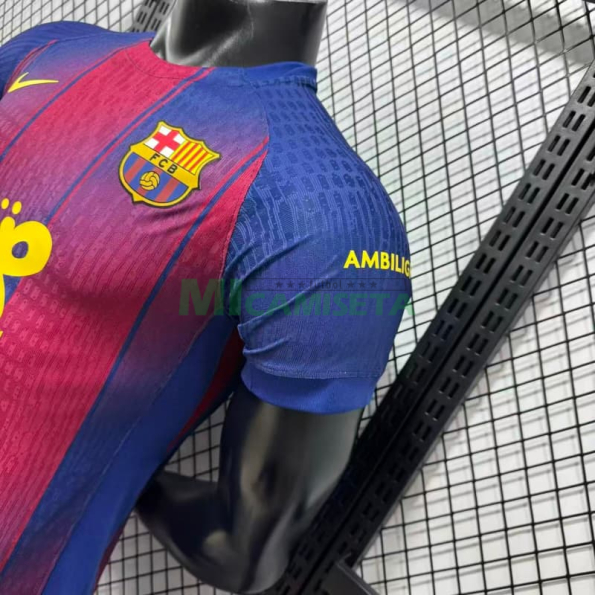 Camiseta Barcelona x Olivia Rodrigo 2025/2026 Azul/Rojo (EDICIÓN JUGADOR)