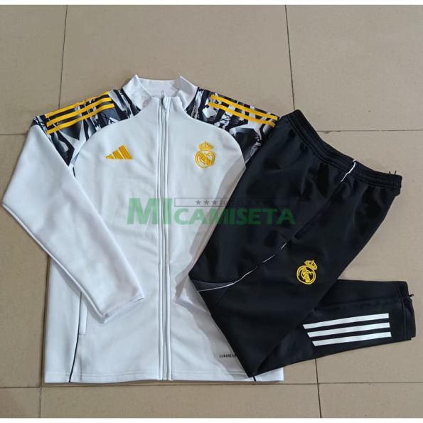 Chandal Real Madrid 2025/2026 Niño Blanco con Estamapdo de Marvel