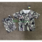 Camiseta Inglaterra x Palace 2026 Edición Especial Niño Kit Negro/Gris/Blanco